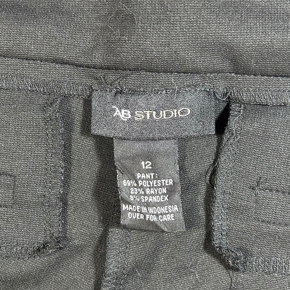 Black slacks - Picture 5 of 5